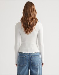 Decjuba - Lana Scallop Button Top