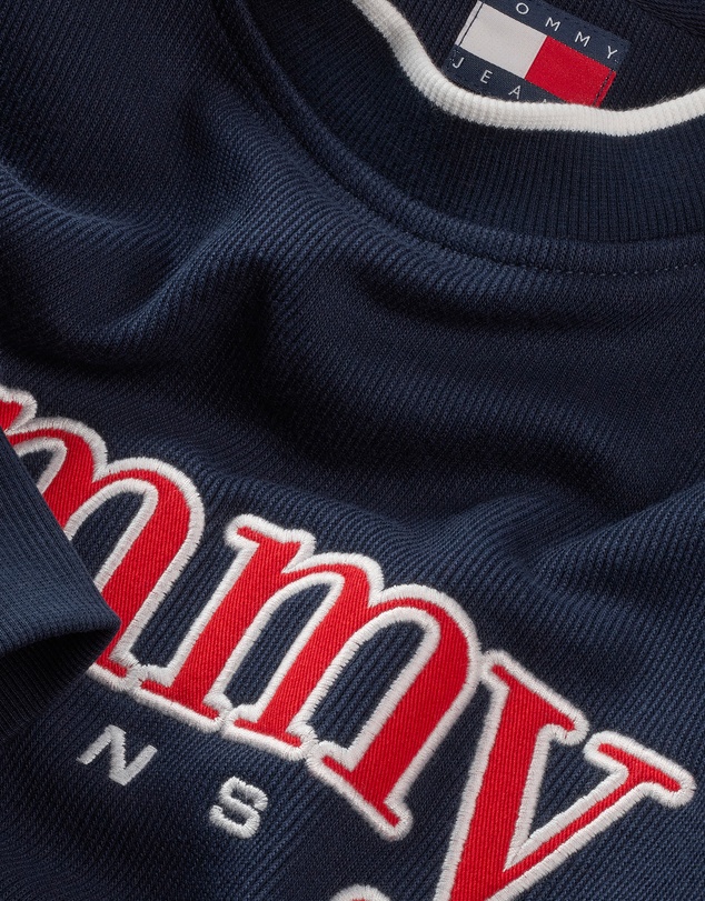 Tommy Jeans - 90s Texture Graphic Crew Sweatshirt