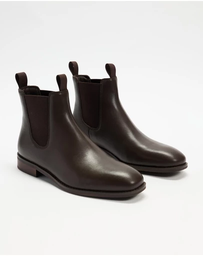 AERE - Leather Chelsea Boots - Men's