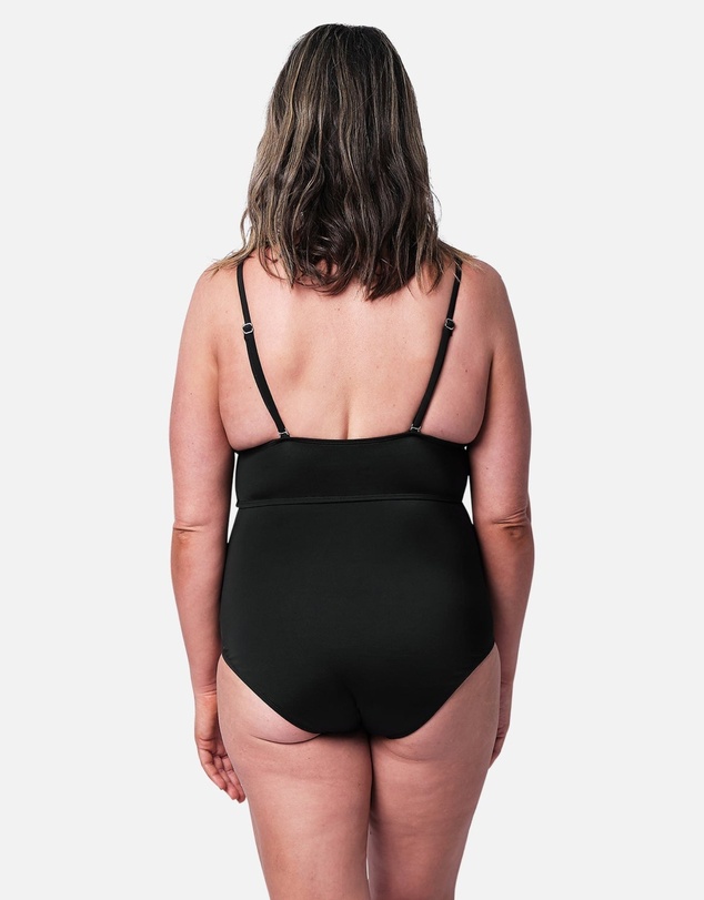 UNE PIECE - Classic One Piece Swimsuit