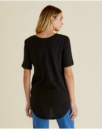 Betty Basics - Ariana Tee