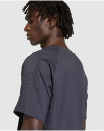 adidas Originals - Premium Essentials T-Shirt