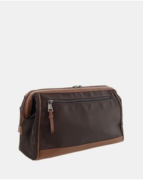 Pierre Cardin - Pierre Cardin Euro Toiletry Bag