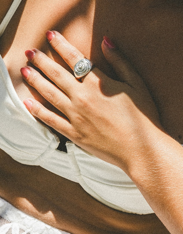 Haze & Glory - ICONIC EXCLUSIVE - Ring Swirly Dome Moonstone - Silver