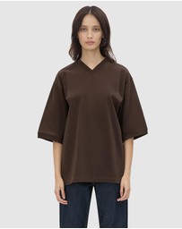 C&M CAMILLA AND MARC - Bonnie V-Neck Graphic Tee