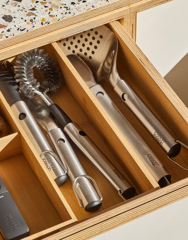 Joseph Joseph - GrillOut™ 2-piece BBQ Turner & Tongs Set with Retractable Heads