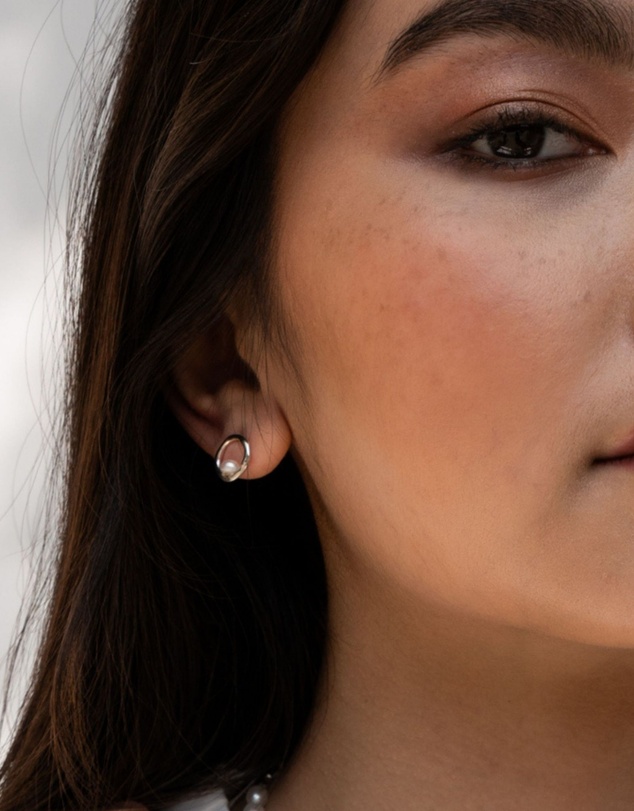 Dower & Hall - Women's Open Circle & White Pearl Waterfall Earrings In Sterling Silver