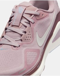 Nike - Structure 26 - Women's