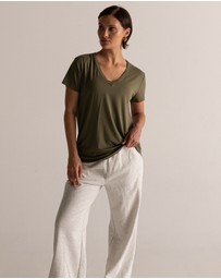 HyperLuxe The Label - V Neck Shirt