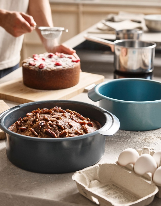 Joseph Joseph - Nest™ Bake 23cm Non-Stick Round Cake Tin with Easy-Pull Handles