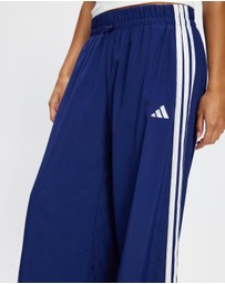 adidas Sportswear - Essentials 3-Stripes Lifestyle Woven Parachute Pants