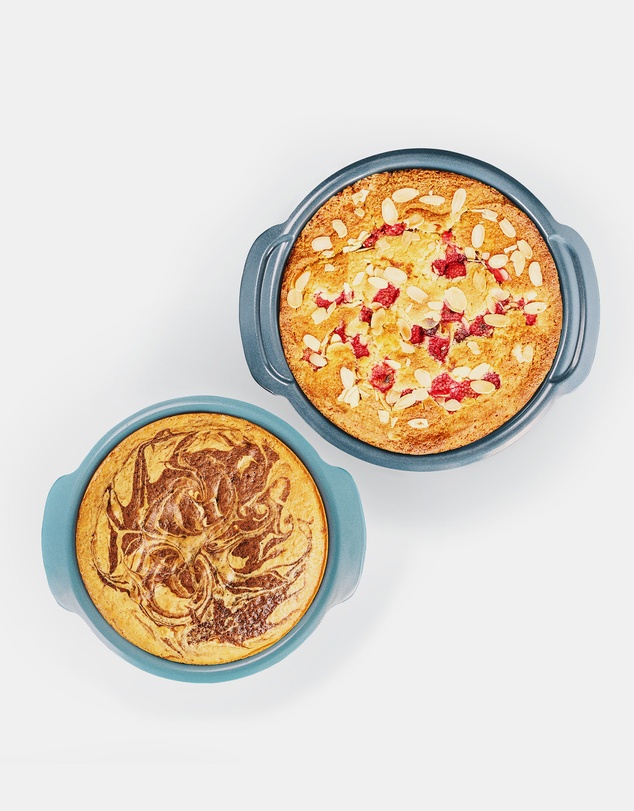 Joseph Joseph - Nest™ Bake Set of 2 Non-Stick Round Cake Tins with Easy-Pull Handles