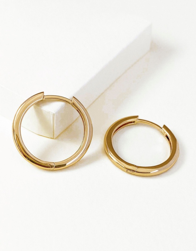 Wanderlust + Co - Classic Gold 17mm Hoop Earrings