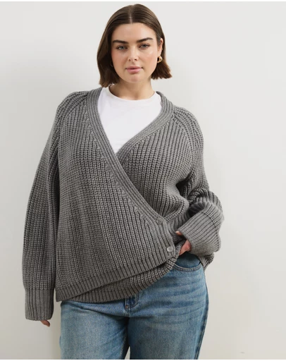 Atmos&Here Curvy - Reese Chunky Knit Wrap Cardigan