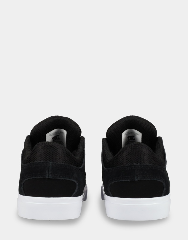 DC Shoes - Boys 8 to 16 Onyx Skate Shoes