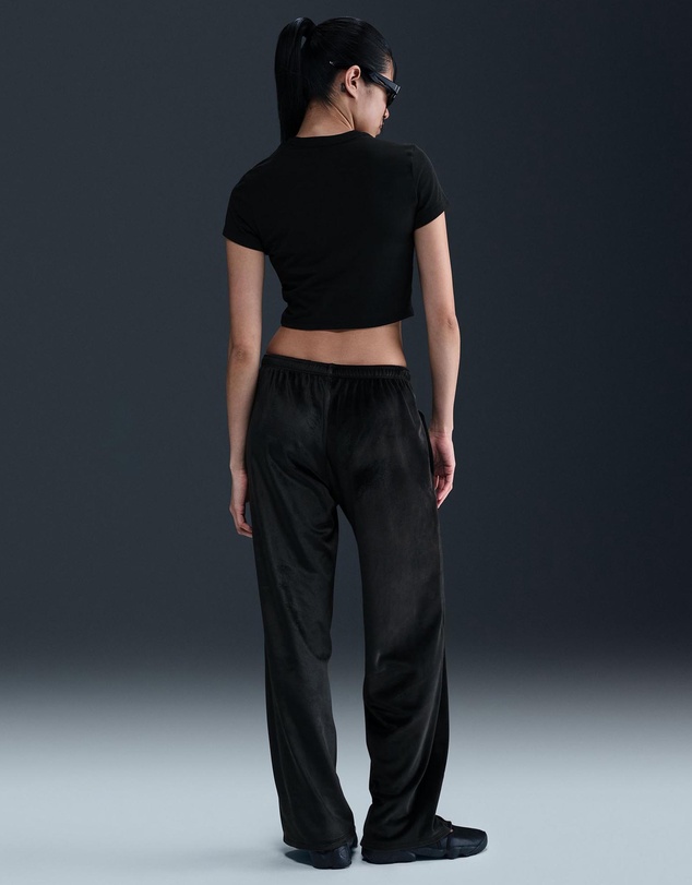 Nike - Sportswear Chill Knit Cropped T-Shirt