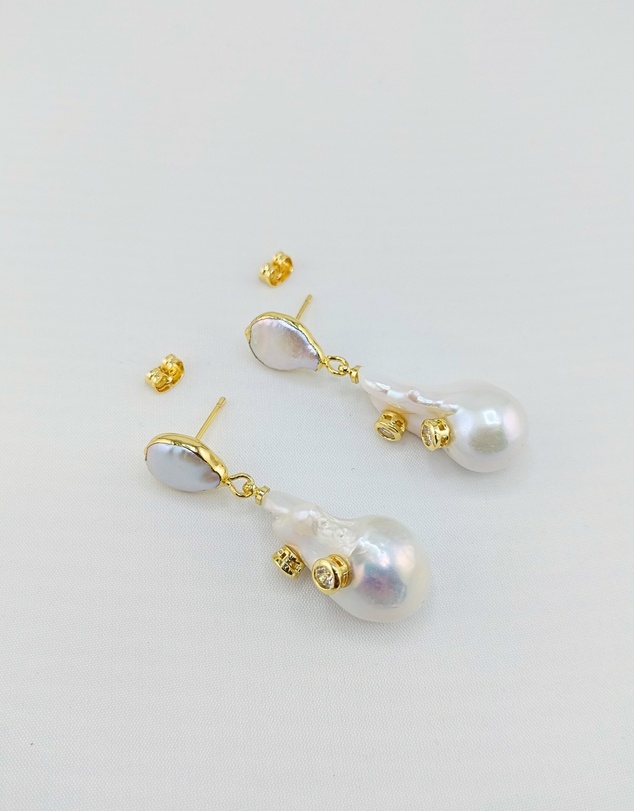 Izoa - Calista Baroque Pearl Earrings