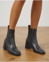 Atmos&Here - Quinn Leather Ankle Boots