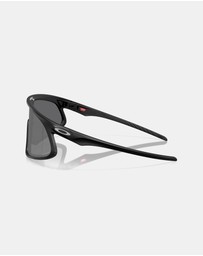Oakley - RSLV