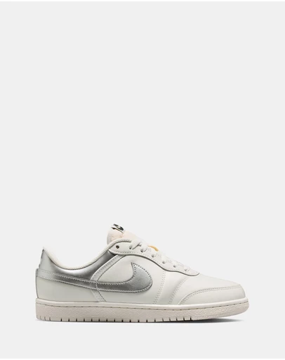 Nike - Air Jordan Skyline Low LE - Women's