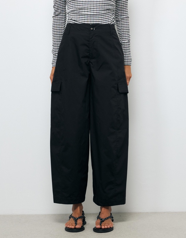 AERE - Organic Cotton Cargo Barrel Pants