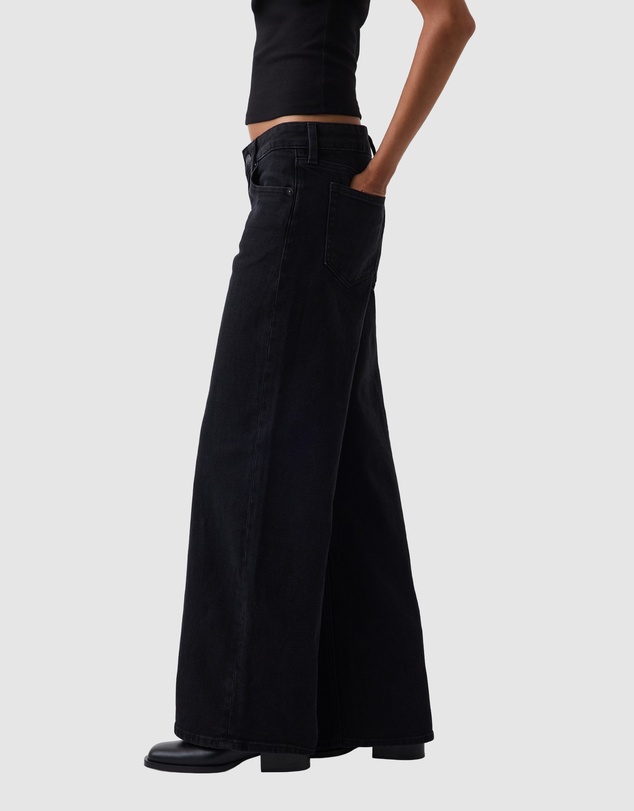 GAP - Low Rise Stride Jeans