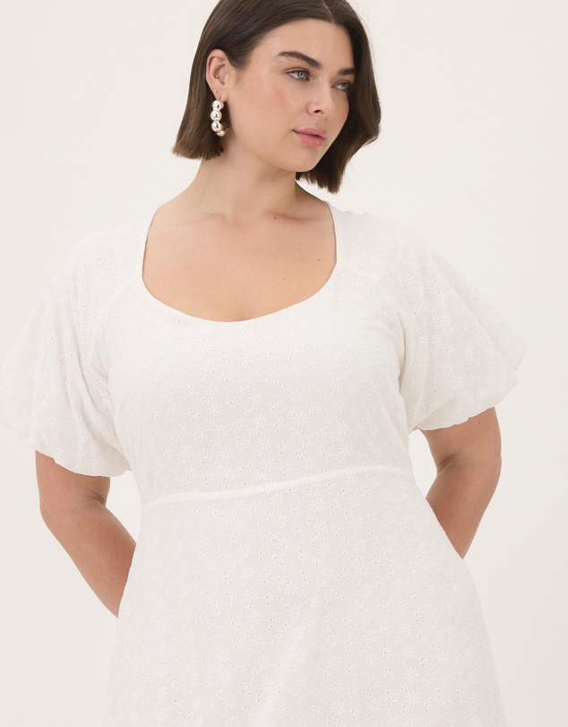 Atmos&Here Curvy - Belle Short Sleeve Broderie Midi Dress