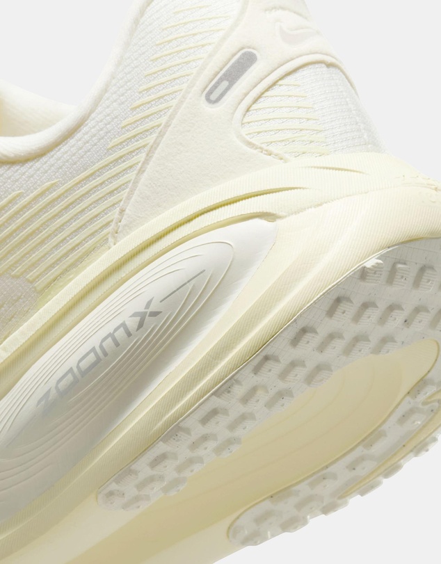Nike - Vomero 18 - Women's