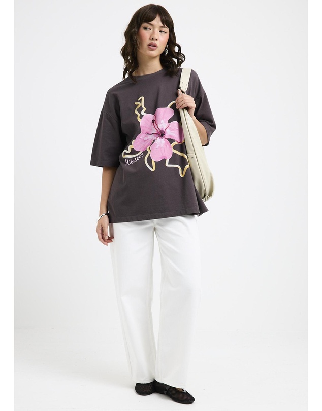 Subtitled - Hawaii Hibiscus Oversized T-Shirt