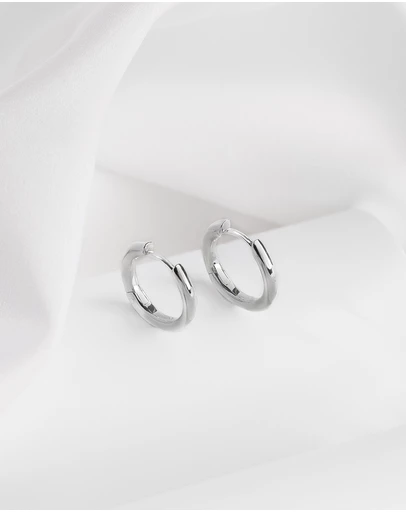Wanderlust + Co - Classic Silver 10mm Huggie Earrings