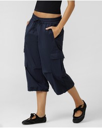 Lorna Jane - Go-To Cropped Cargo Pants