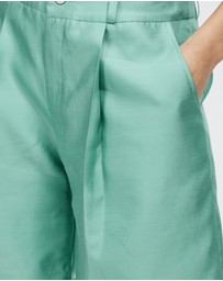The Social Outfit - Han Tailored Shorts - Opal