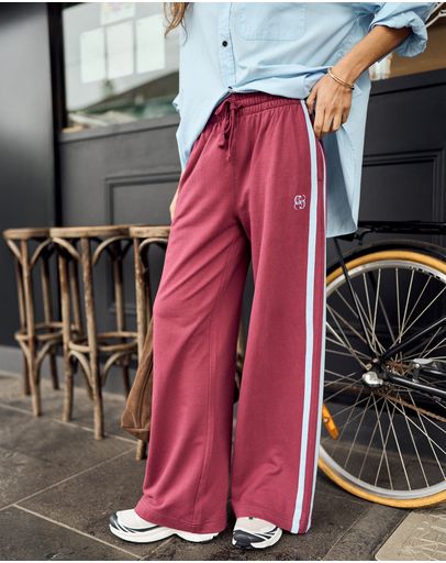 WASHED BURGUNDY SKY BLUE SIDE STRIPE