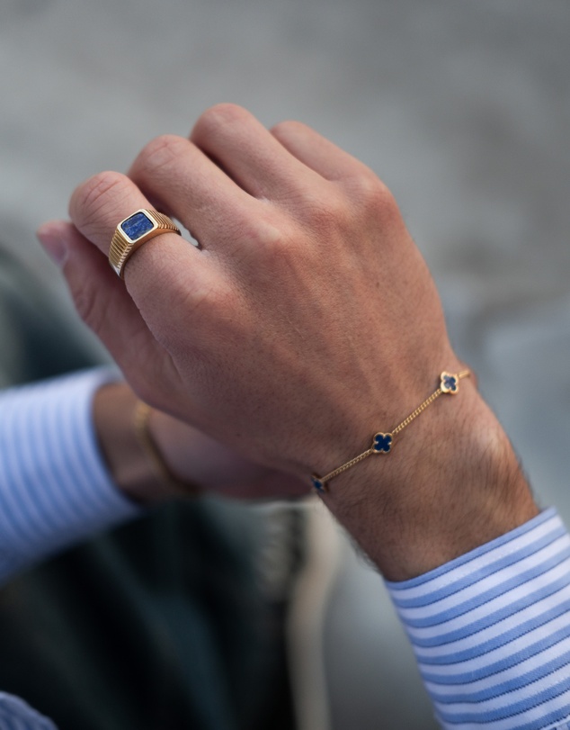 Kuzzoi - ICONIC EXCLUSIVE - Signet Ring with Sodalite in Oxidised 925 Sterling Silver