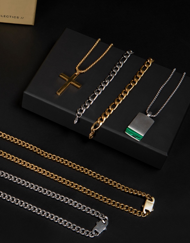 Eclectics - 18K Gold Token Figaro Chain Necklace