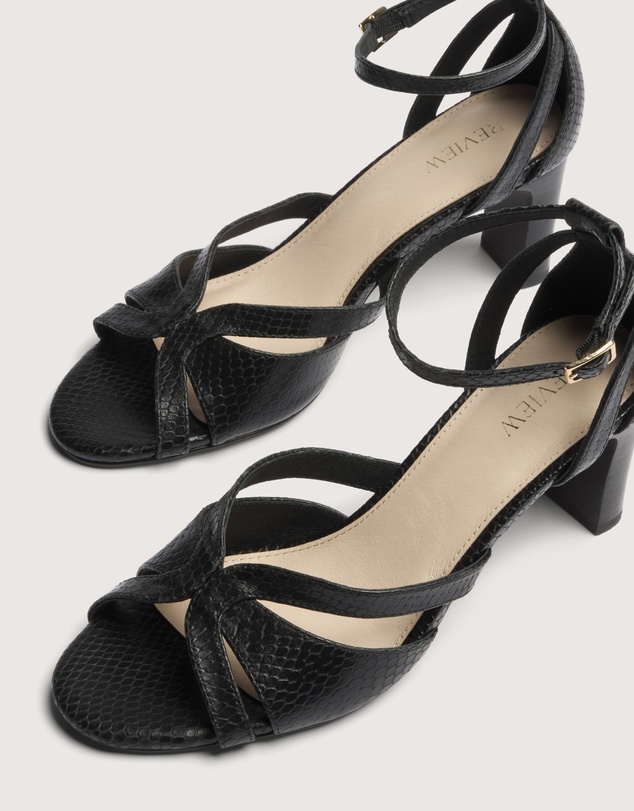 Review - Marilyn Heel