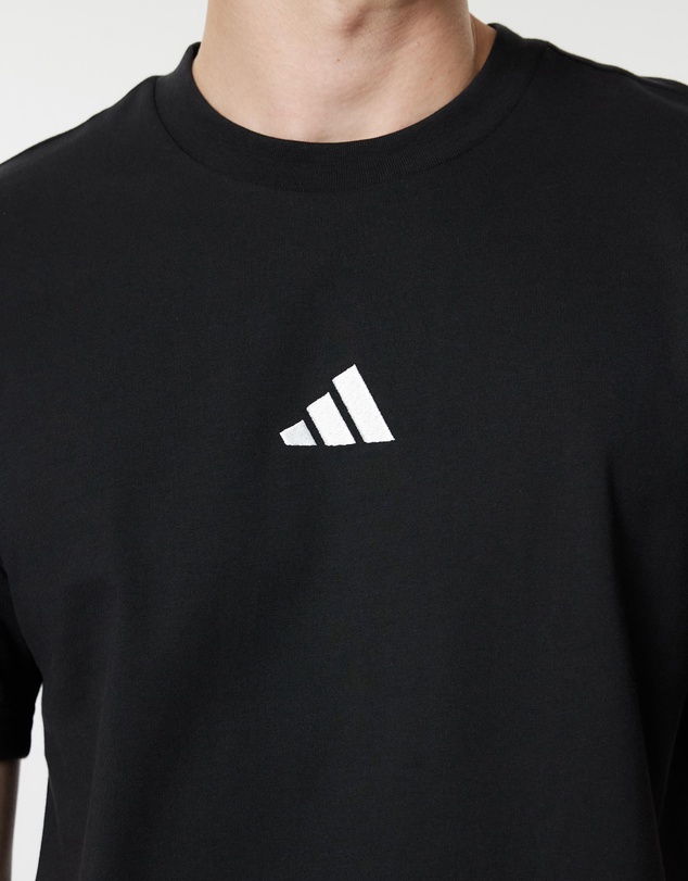 adidas Sportswear - Essentials Small Logo Single Jersey Tee