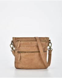Cobb & Co - Mawson Washed Leather Multiple Pocket Crossbody