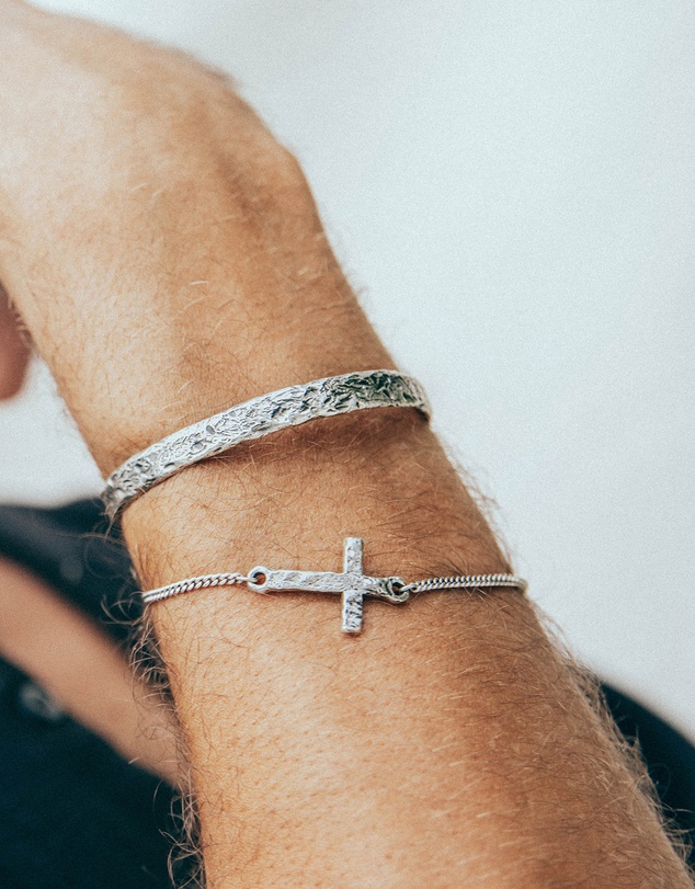 Haze & Glory - ICONIC EXCLUSIVE - Cross Bracelet in Oxidised 925 Silver