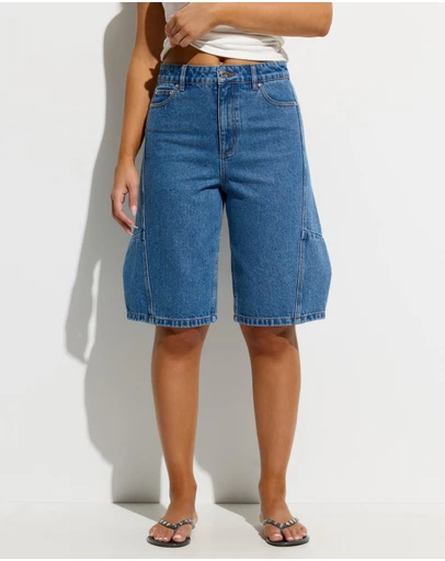 Dazie - Austin Mid Rise Barrel Jorts