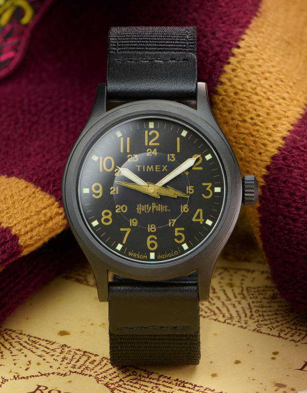 TIMEX - Harry Potter x Timex Bolt Expedition® Scout 40mm Black Strap Watch