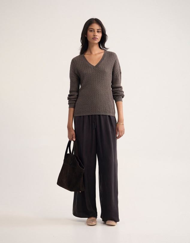 Oxford - Drew Cable V-Neck Knit