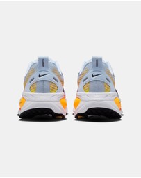 Nike - Vomero 18 - Men's