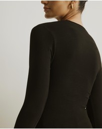 Atmos&Here - Cross Front Long Sleeve Top