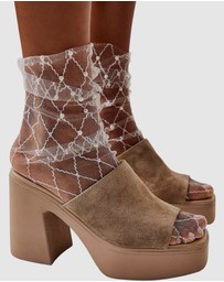 High Heel Jungle - Diamonds and Pearls Sheer Socks