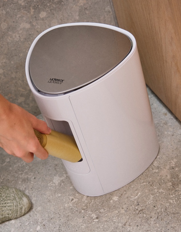 Joseph Joseph - EasyStore™ 5L Gloss White Bathroom Pedal Bin