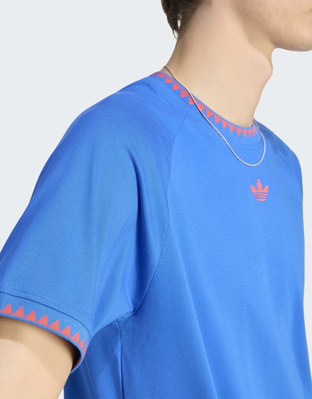 adidas Originals - CHEST STRIPES ENGINEERED COLLAR TEE Mens
