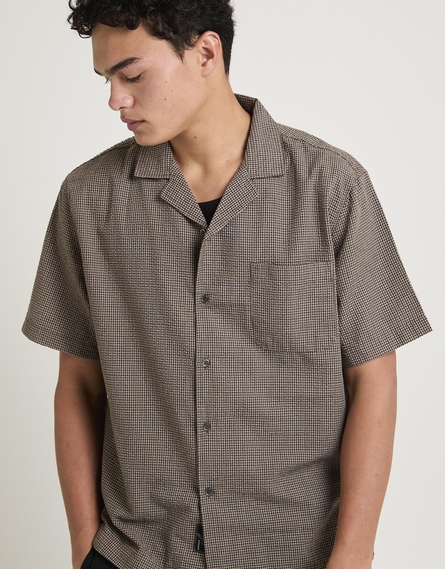 Black Noise White Rain - Aura Resort Shirt
