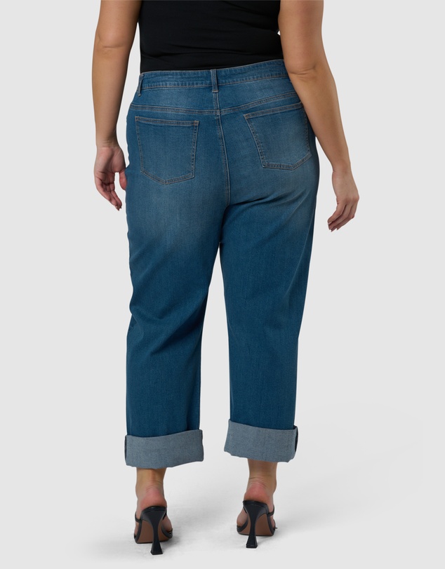 Sunday In The City - The Chain Boyfriend Jean