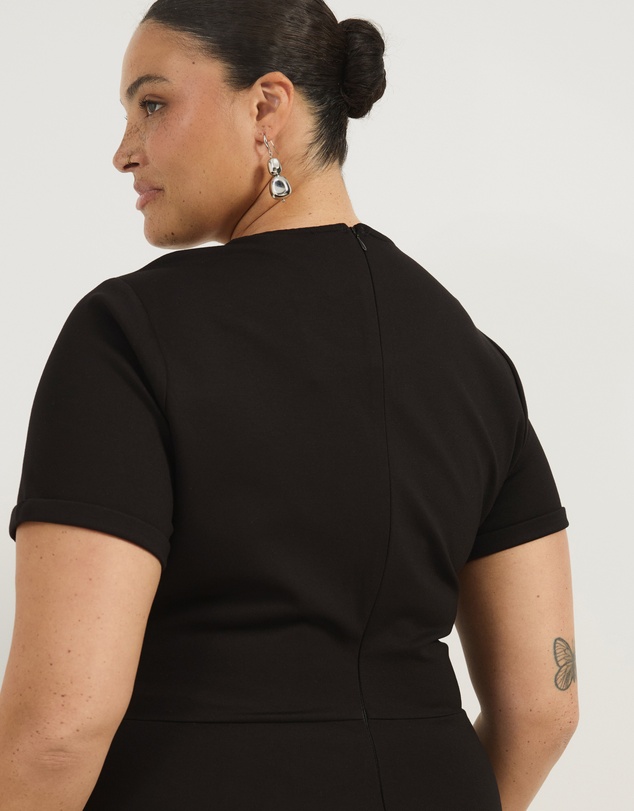 Atmos&Here Curvy - Astra Twist Maxi Dress With Side Split